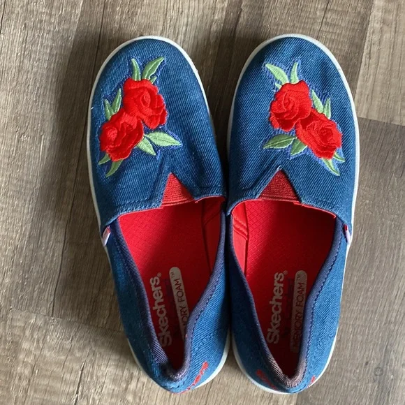 Skechers air cooled Memory Foam shoes size 2.5 - Picture 7 of 12